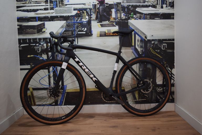 Used Trek Checkpoint SL 7 AXS 2024 2024 Road & Gravel, Black — image 2 of 5
