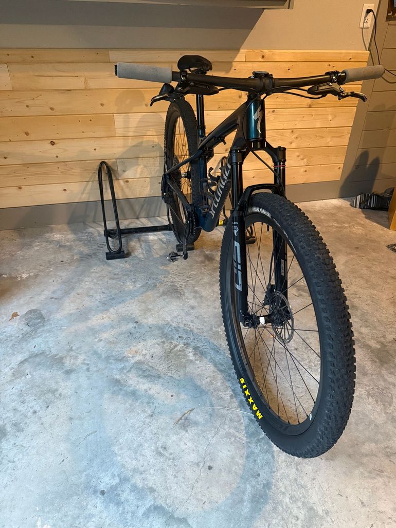 Used Specialized Epic World Cup Pro 2024 2024 Mountainbike, Blue, 29 — image 4 of 5