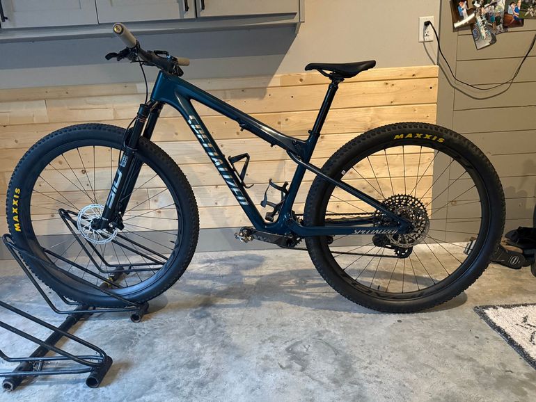 Used Specialized Epic World Cup Pro 2024 2024 Mountainbike, Blue, 29 — image 2 of 5