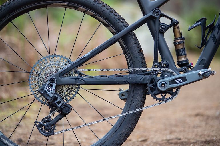Used Pivot Mach 4 SL 2024 2024 Mountainbike, Black — image 2 of 4
