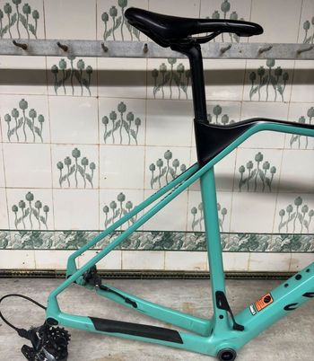 Canyon Inflite CF SL 8.0 2021 Frameset 2021 Road & Gravel d'occasion — image 2 sur 5