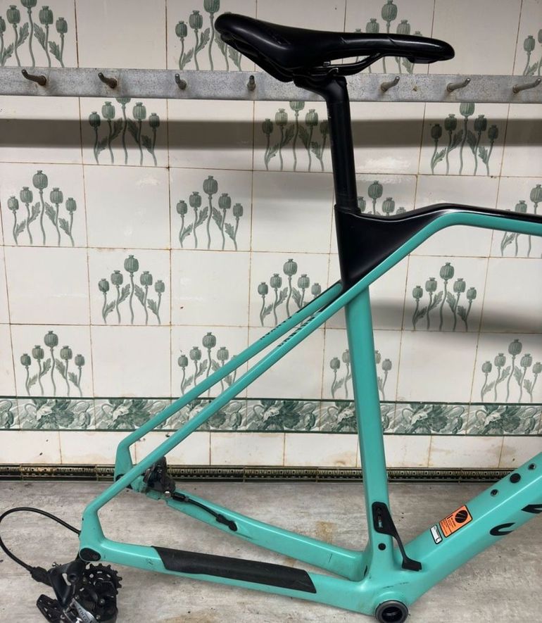 Canyon Inflite CF SL 8.0 2021 Frameset 2021 Road & Gravel d'occasion — image 2 sur 5