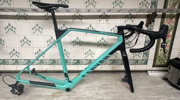 Used Canyon Inflite CF SL 8.0 2021 Frameset 2021 Road & Gravel, Black — image 1 of 5