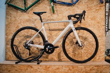 Used Focus IZALCO MAX 8.7 2024 2024 Road & Gravel, White — image 1 of 5