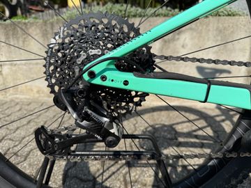 Used Orbea OIZ M20 TR 2020 2020 Mountainbike, Green, 29 — image 4 of 8