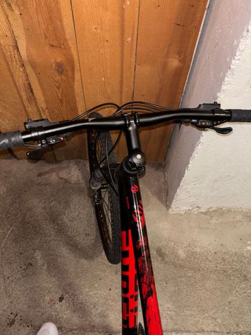 Used Ghost Kato 29 AL 2023 2023 Mountainbike, Red, 29 — image 8 of 13