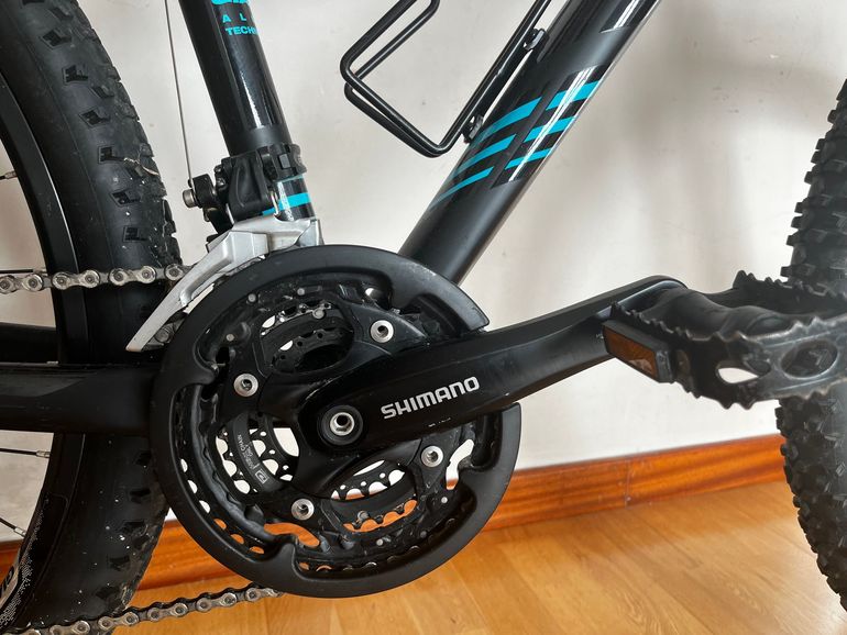 Used Giant Talon Shimano Deore 2017 Mountainbike, Black — image 6 of 7