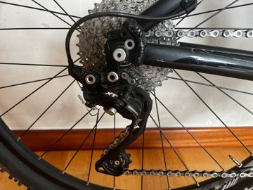 Used Giant Talon Shimano Deore 2017 Mountainbike, Black — image 3 of 7
