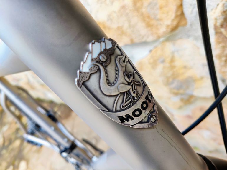 Used Moots Routt Campagnolo Chorus 2021 Road & Gravel, Light Gray — image 3 of 7