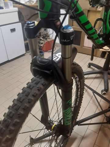 Used Scott Spark 750 2016 2016 Mountainbike, Green — image 3 of 10
