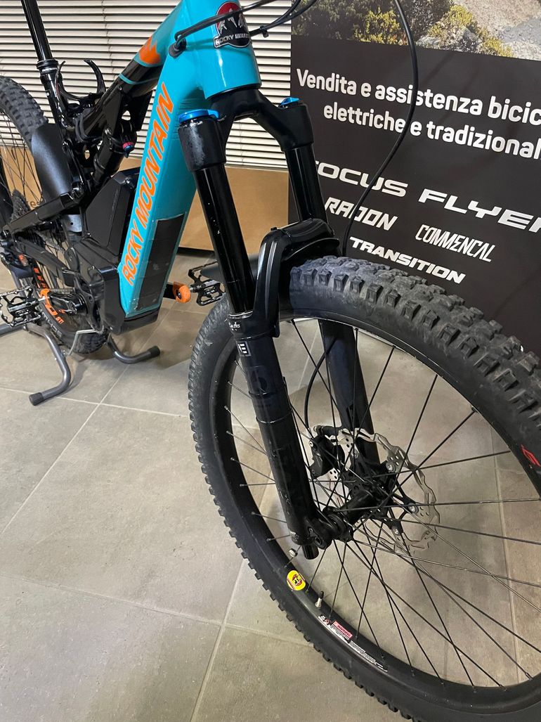 Used Rocky Mountain Altitude Powerplay Alloy 70 2019 2019 Mountainbike, Black, 27.5 — image 8 of 8