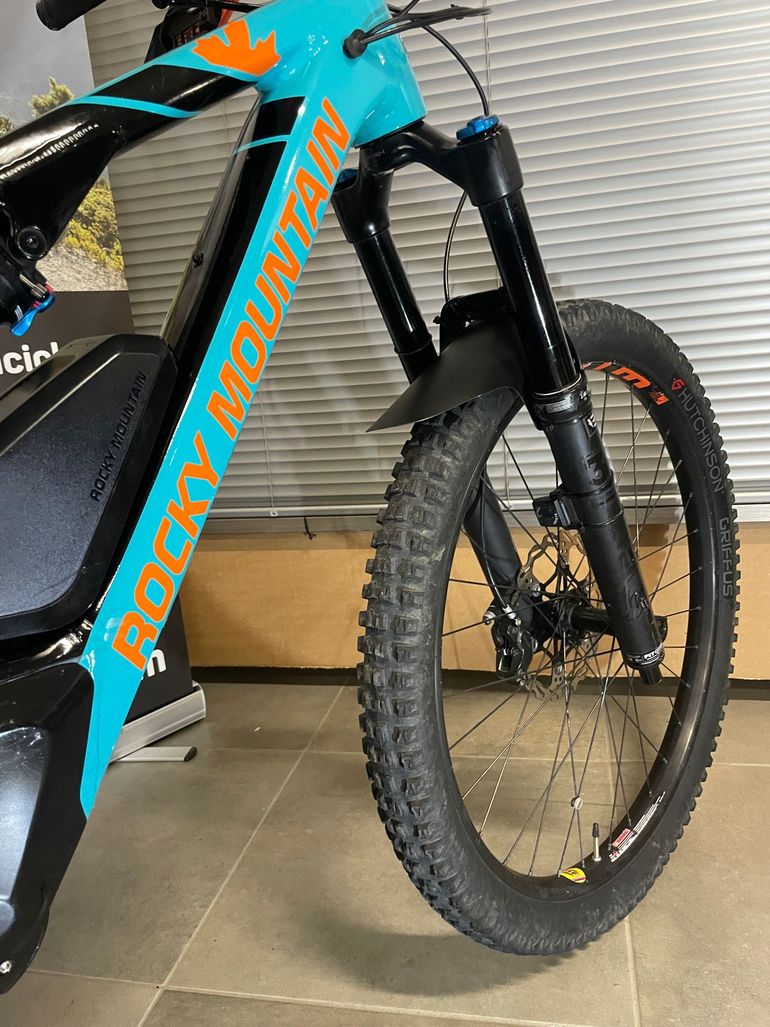 Used Rocky Mountain Altitude Powerplay Alloy 70 2019 2019 Mountainbike, Black, 27.5 — image 5 of 8