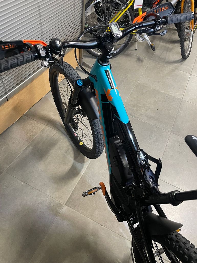 Used Rocky Mountain Altitude Powerplay Alloy 70 2019 2019 Mountainbike, Black, 27.5 — image 7 of 8
