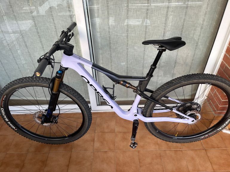 Used Orbea Oiz Shimano Deore XT 2024 Mountainbike, Purple, 29 — image 9 of 9