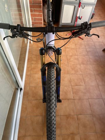 Used Orbea Oiz Shimano Deore XT 2024 Mountainbike, Purple, 29 — image 7 of 9