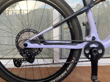 Used Orbea Oiz Shimano Deore XT 2024 Mountainbike, Purple, 29 — image 3 of 9