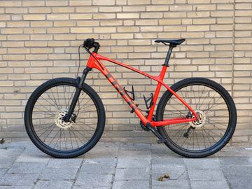 Used Trek X-caliber 7 2020 2020 Mountainbike, Red — image 1 of 14