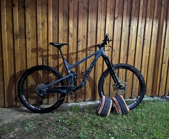 Used Focus JAM 6.8 SEVEN 2021 2021 Mountainbike, Light Gray, 27.5 — image 1 of 7