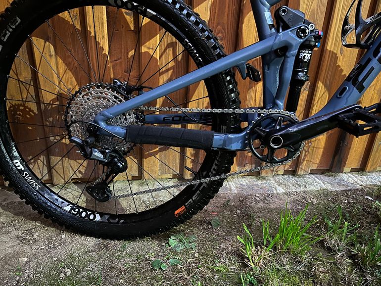 Used Focus JAM 6.8 SEVEN 2021 2021 Mountainbike, Light Gray, 27.5 — image 3 of 7