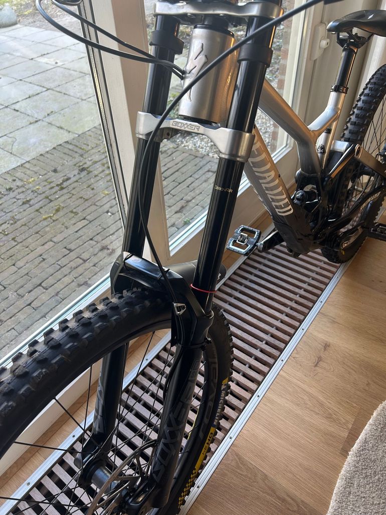 Used Specialized Demo Expert 2022 2022 Mountainbike, Black, 29, 27.5 — image 6 of 14