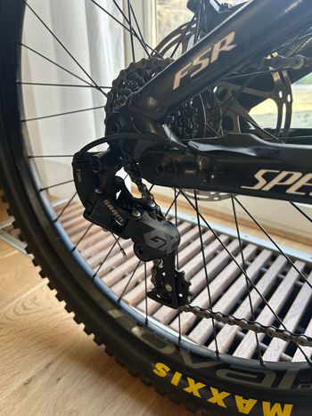 Used Specialized Demo Expert 2022 2022 Mountainbike, Black, 29, 27.5 — image 7 of 14