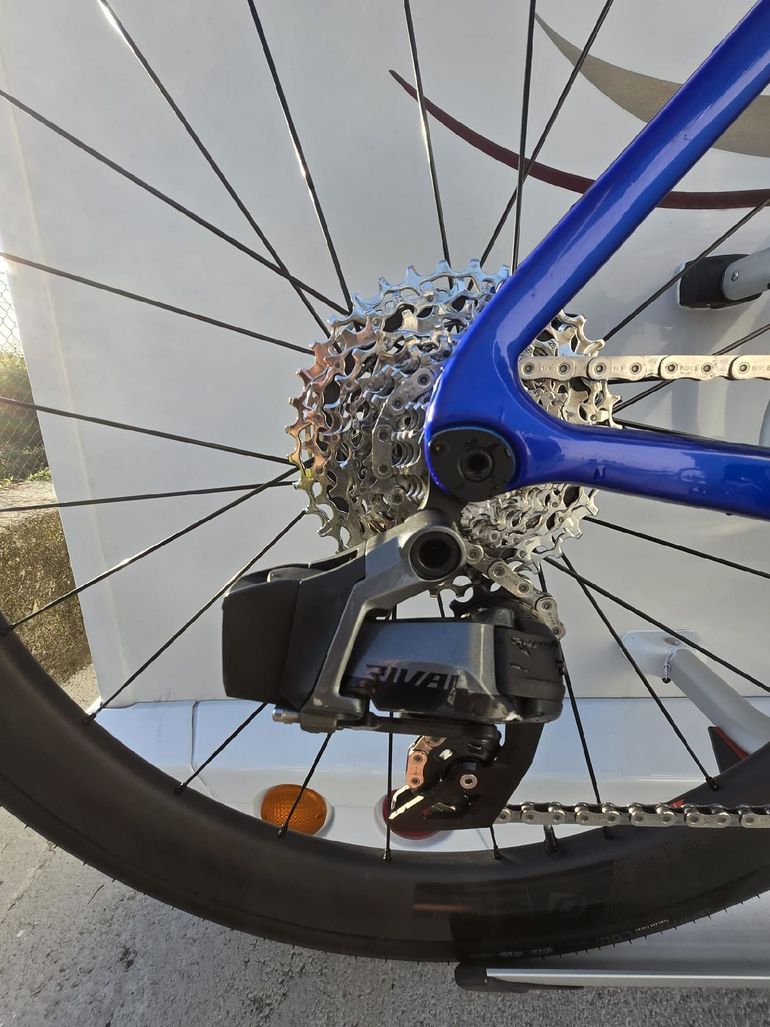 Used Giant Propel Advanced 1 2024 2024 Road & Gravel, Blue — image 7 of 10