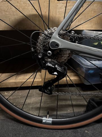Used Canyon Ultimate CF SL 7 Disc 2021 2021 Road & Gravel, Light Gray — image 3 of 4