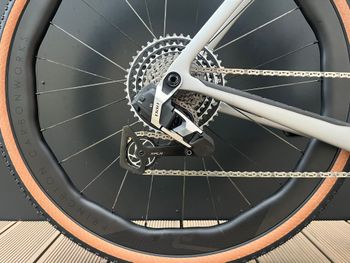 Used Pinarello Dogma GR 2026 Road & Gravel, Hellgrau — image 2 of 4