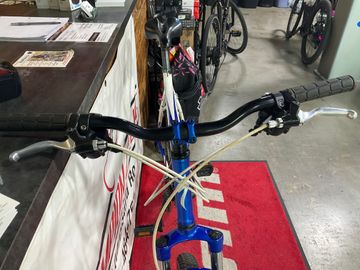 Gebrauchtes Specialized Hardrock 2011 2011 Mountainbike, Blau, 26 — Bild 3 von 3