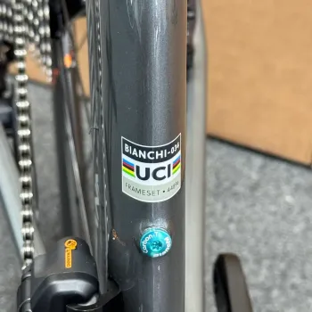 Used Bianchi New Bianchi Oltre Comp, Ultegra Di2 12-speed - 2024 (59cm) 2024 Road & Gravel, Black — image 6 of 9