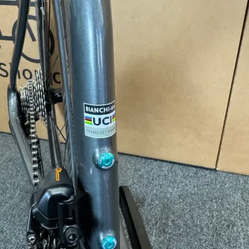 Used Bianchi New Bianchi Oltre Comp, Ultegra Di2 12-speed - 2024 (55cm) 2024 Road & Gravel, Black — image 6 of 10