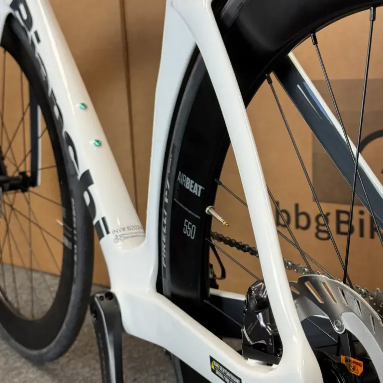 Used Bianchi New Bianchi Oltre Comp, Ultegra Di2 12-speed - 2024 (57cm) 2024 Road & Gravel, White — image 11 of 12