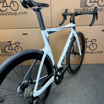 Used Bianchi New Bianchi Oltre Comp, Ultegra Di2 12-speed - 2024 (57cm) 2024 Road & Gravel, White — image 7 of 12