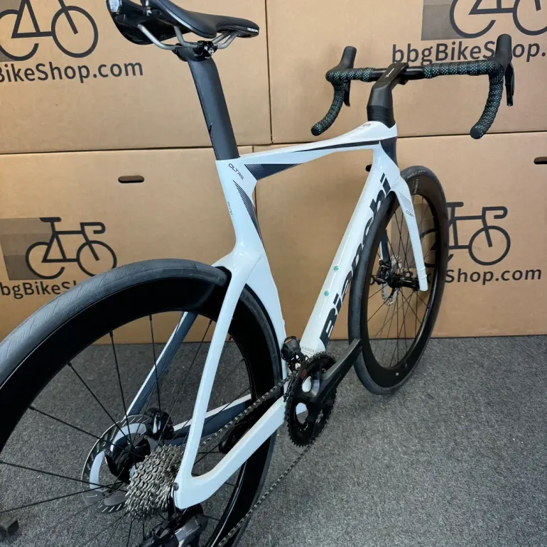 Used Bianchi New Bianchi Oltre Comp, Ultegra Di2 12-speed - 2024 (57cm) 2024 Road & Gravel, White — image 7 of 12