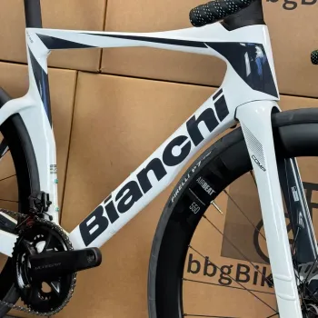 Used Bianchi New Bianchi Oltre Comp, Ultegra Di2 12-speed - 2024 (57cm) 2024 Road & Gravel, White — image 5 of 12