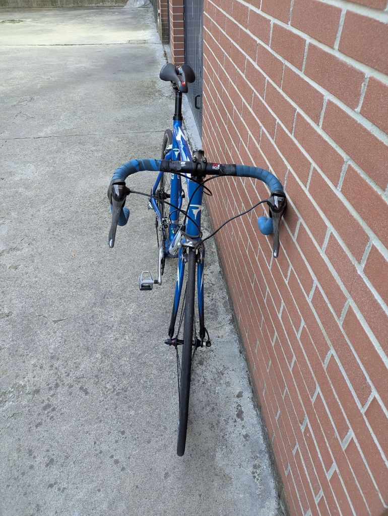 Used Pinarello F3:13 Carbon 2012 Road & Gravel — image 3 of 7