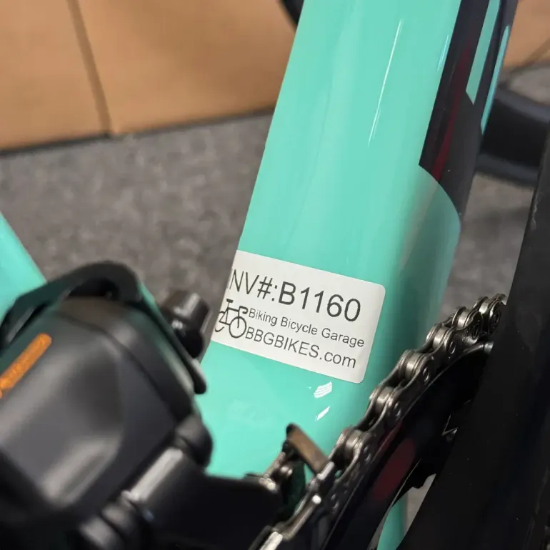 Used Bianchi New Bianchi Oltre Comp, Ultegra Di2 12-speed - 2024 (55cm) 2024 Road & Gravel, Blue — image 11 of 12