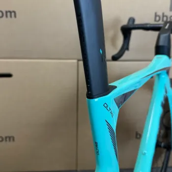 Used Bianchi New Bianchi Oltre Comp, Ultegra Di2 12-speed - 2024 (55cm) 2024 Road & Gravel, Blue — image 9 of 12