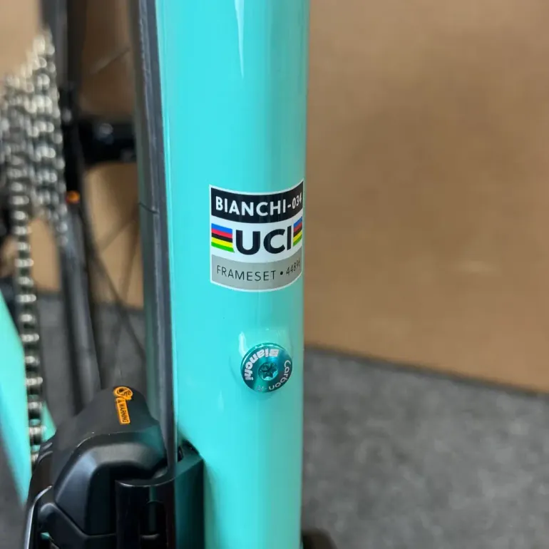 Used Bianchi New Bianchi Oltre Comp, Ultegra Di2 12-speed - 2024 (55cm) 2024 Road & Gravel, Blue — image 7 of 12
