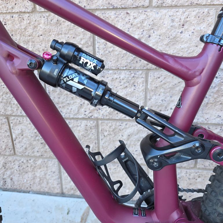 Used Specialized Status 140 2022 2022 Mountainbike, Red, 29, 27.5 — image 15 of 20