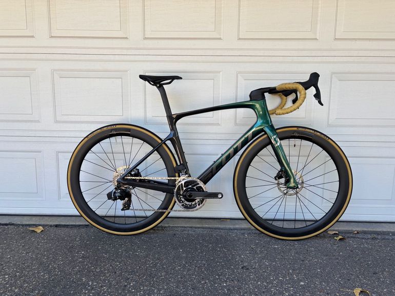 Used Scott Foil RC 20 2022 2022 Road & Gravel, Green — image 1 of 6