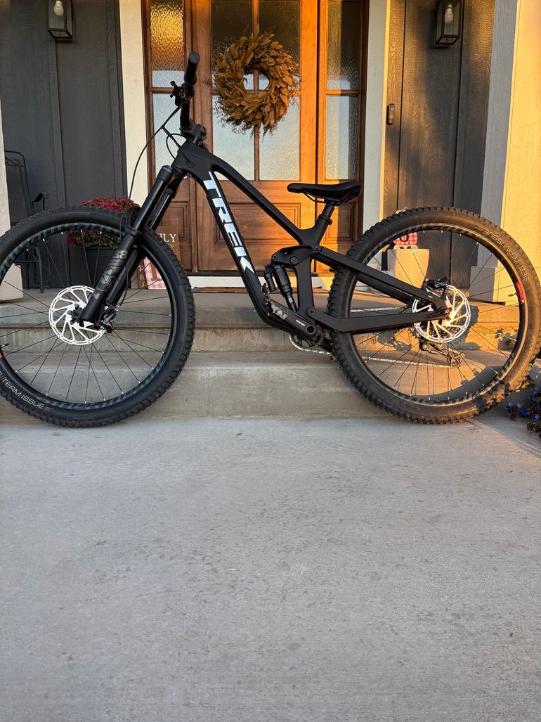 Used Trek Slash SRAM NX Eagle 2023 Mountainbike, Black — image 2 of 4