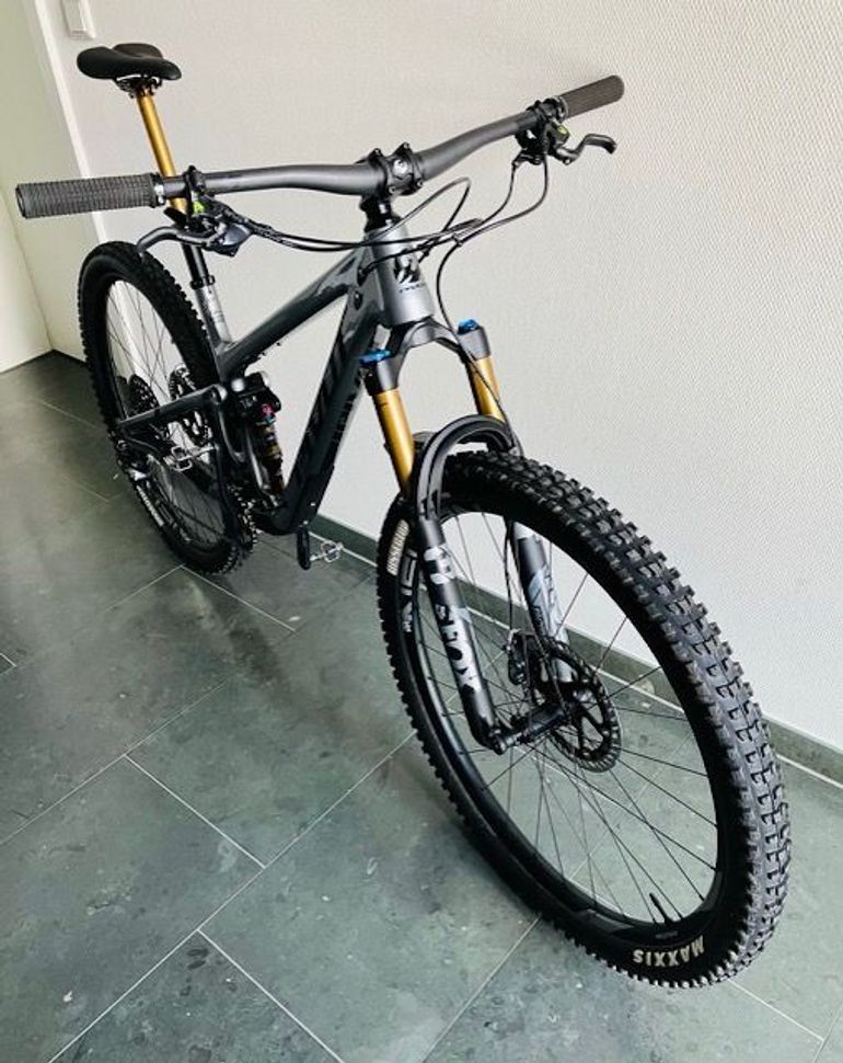 Used Pivot TRAIL 429 Pro X01 2023 2023 Mountainbike, Light Gray, 29 — image 12 of 13