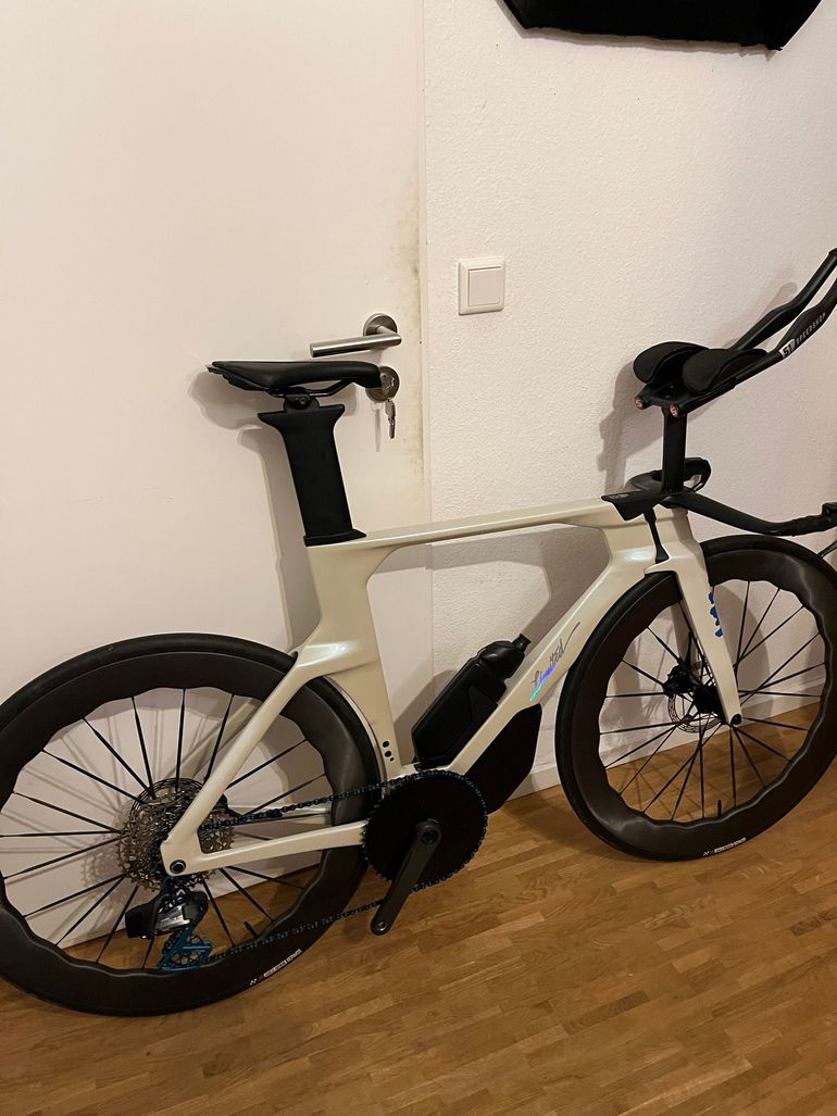 Used Orbea ORDU M20iLTD 2022 2022 Road & Gravel, White — image 6 of 11