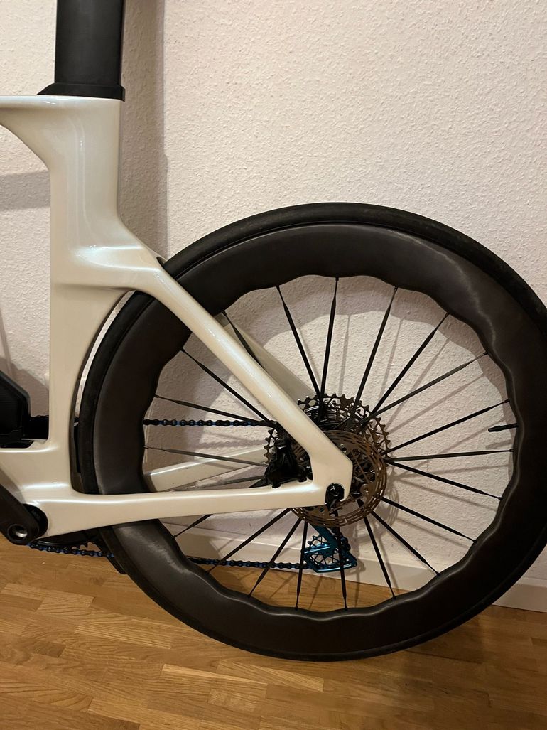 Used Orbea ORDU M20iLTD 2022 2022 Road & Gravel, White — image 8 of 11