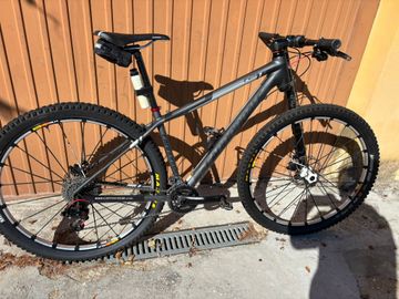 Used Cannondale F29 Carbon 2019 Mountainbike, Black — image 1 of 6
