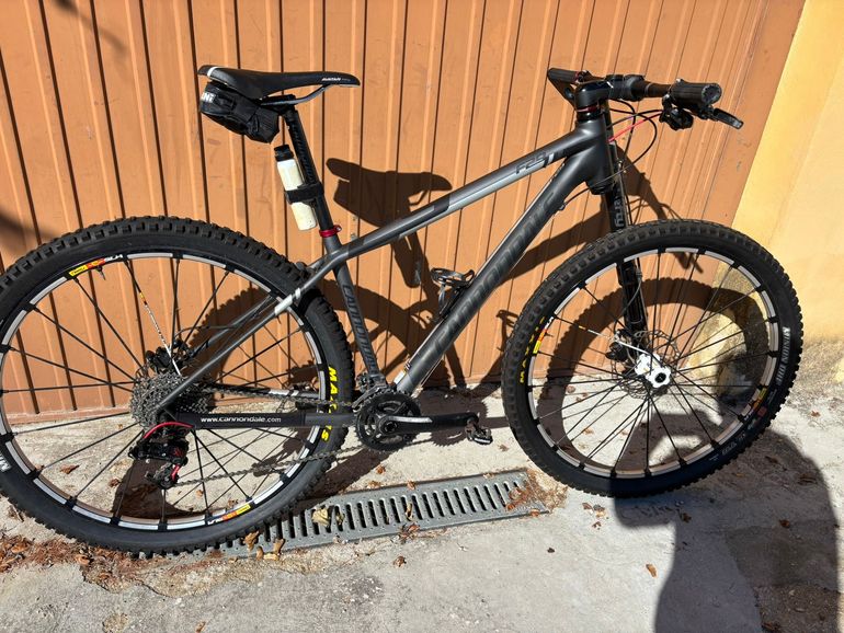 Used Cannondale F29 Carbon 2019 Mountainbike, Black — image 1 of 6