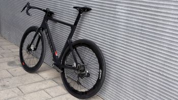 Used Canyon Aeroad CFR eTap 2024 2024 Road & Gravel, Black — image 11 of 17