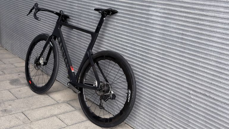 Used Canyon Aeroad CFR eTap 2024 2024 Road & Gravel, Black — image 11 of 17