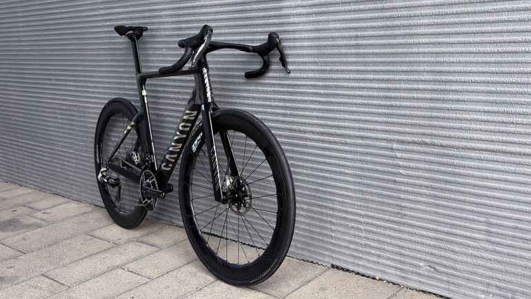 Used Canyon Aeroad CFR eTap 2024 2024 Road & Gravel, Black — image 2 of 17